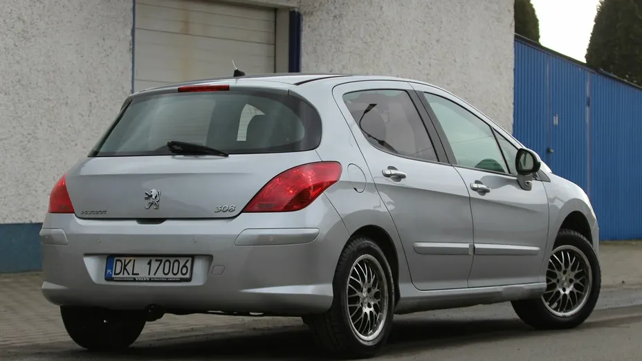 PEUGEOT 308 -