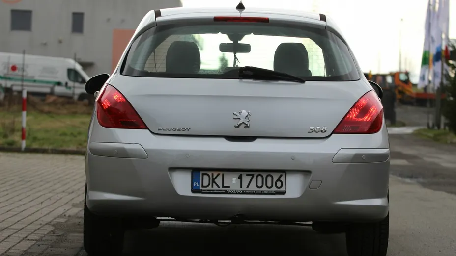 PEUGEOT 308 -