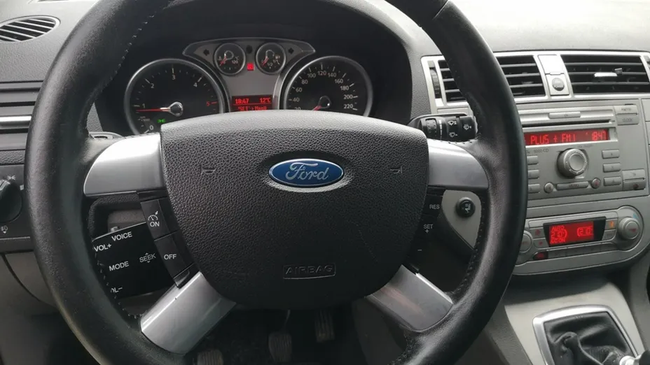 FORD Kuga -