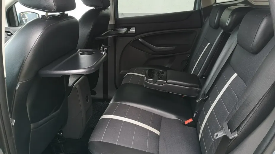 FORD Kuga -