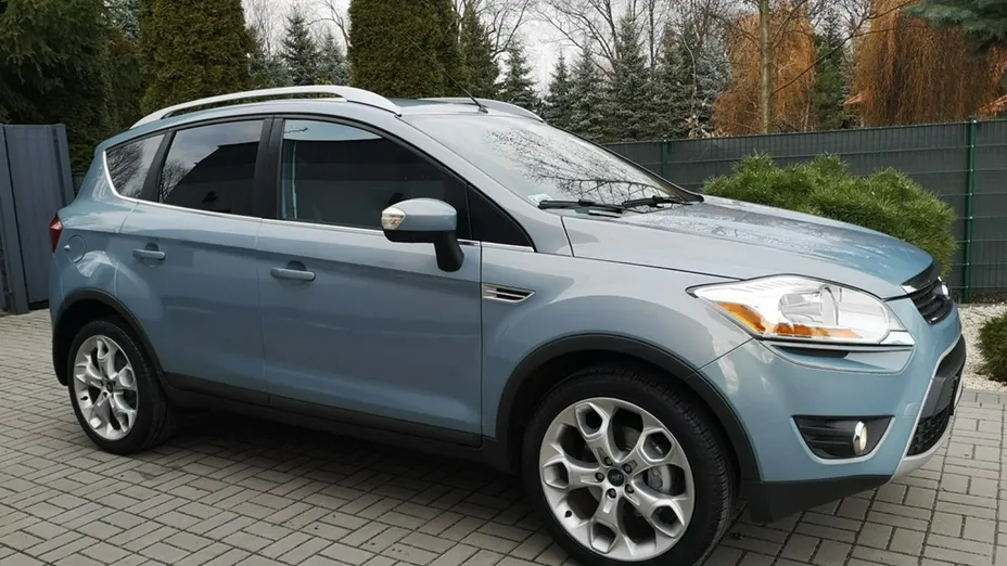 FORD Kuga -