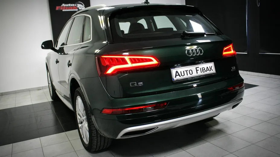 AUDI Q5 -