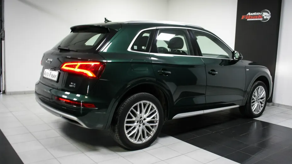 AUDI Q5 -