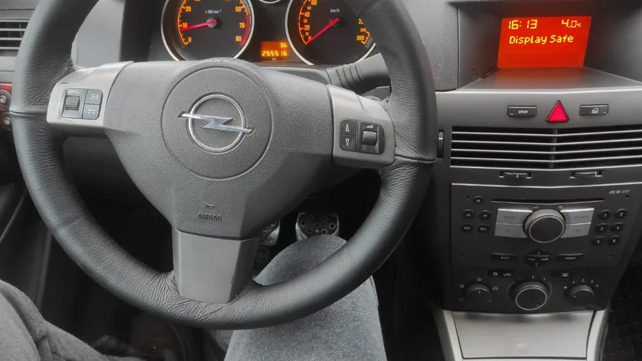 OPEL Astra -