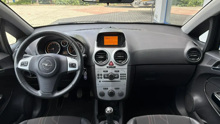 OPEL Corsa -