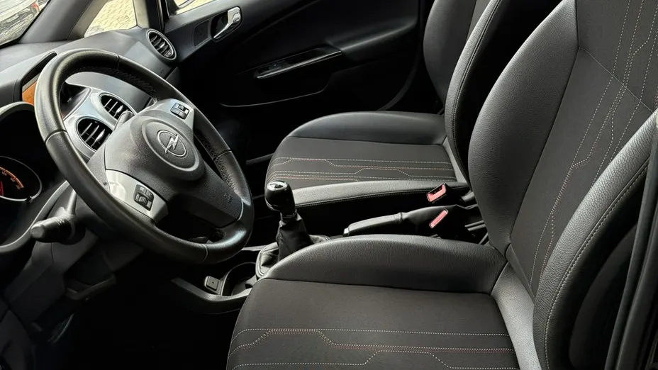 OPEL Corsa -