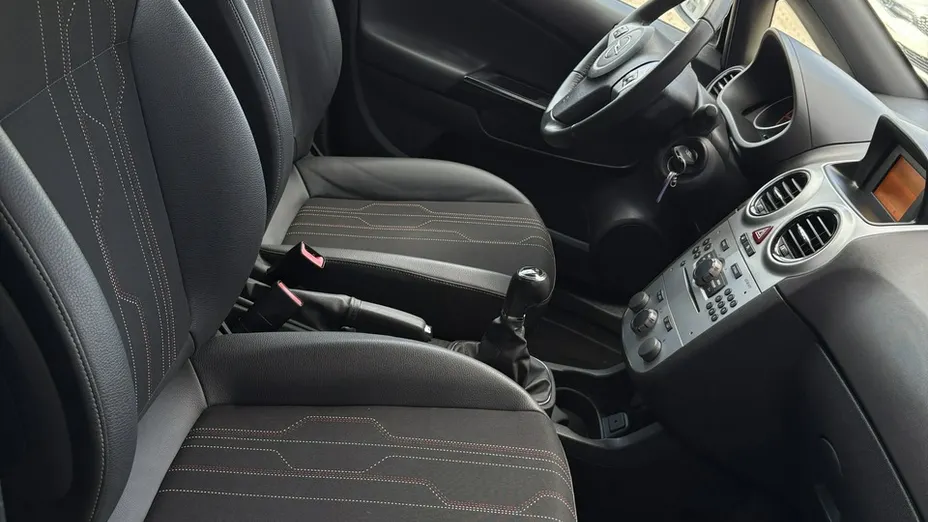 OPEL Corsa -