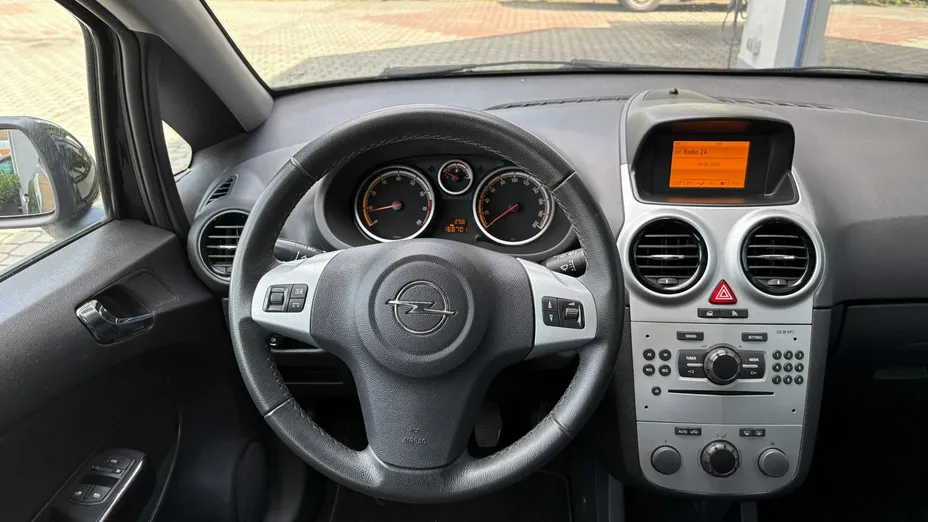 OPEL Corsa -
