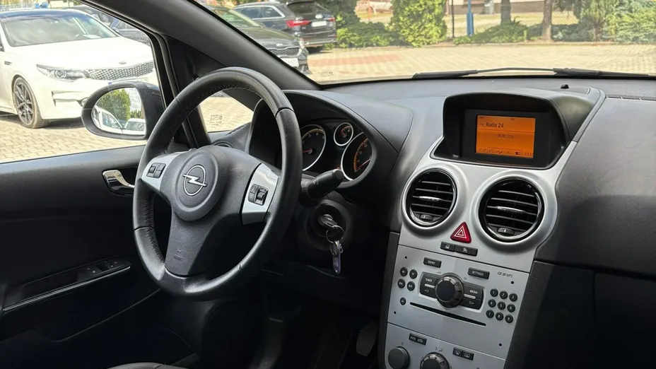 OPEL Corsa -
