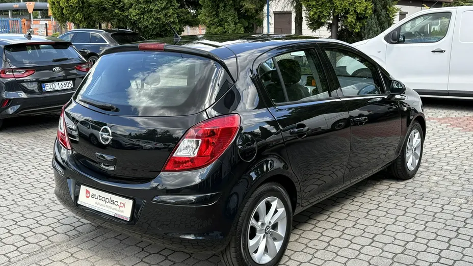 OPEL Corsa -