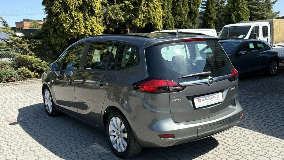 OPEL Zafira -