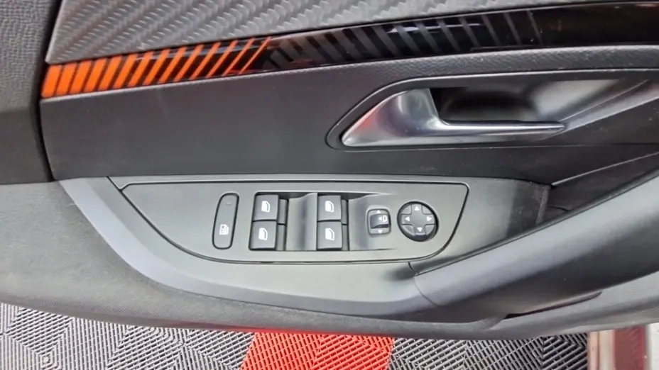 PEUGEOT 2008 -