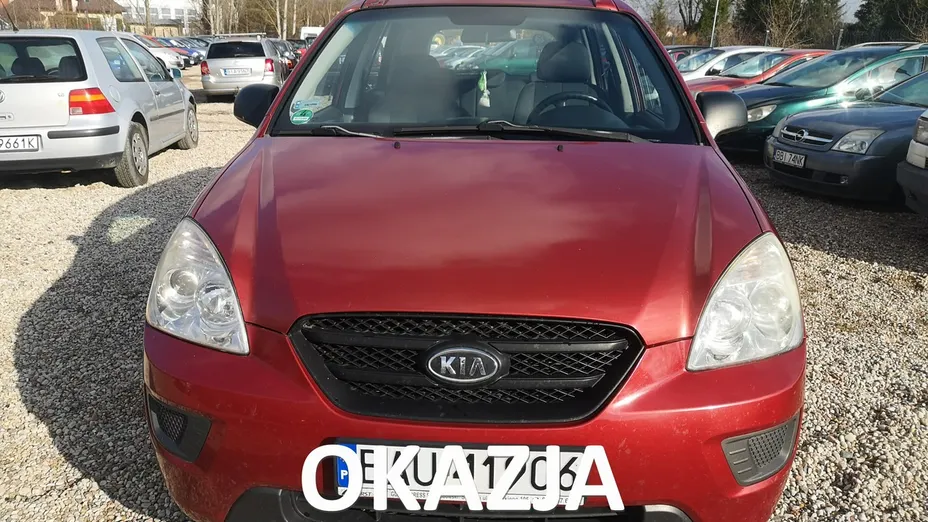 KIA Carens -