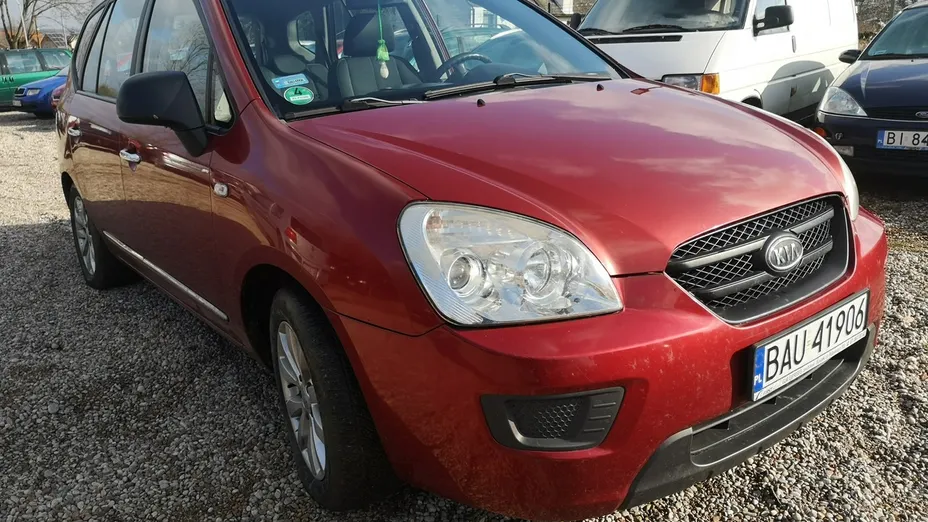 KIA Carens -