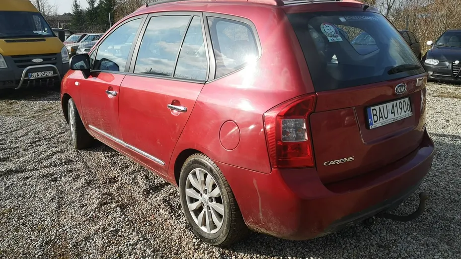KIA Carens -