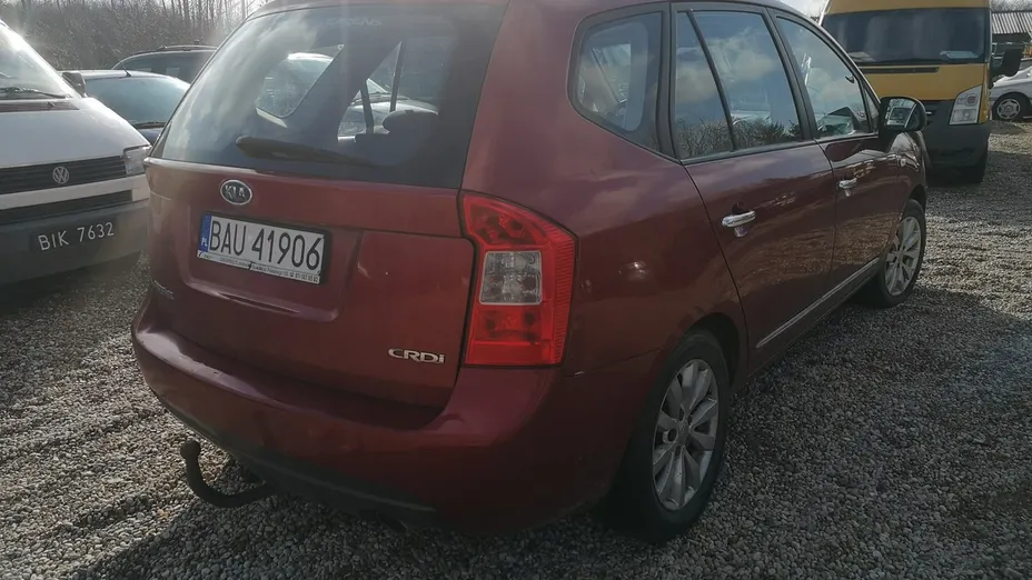 KIA Carens -