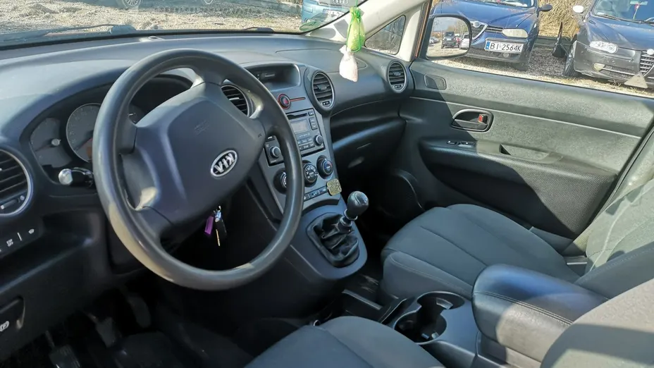 KIA Carens -