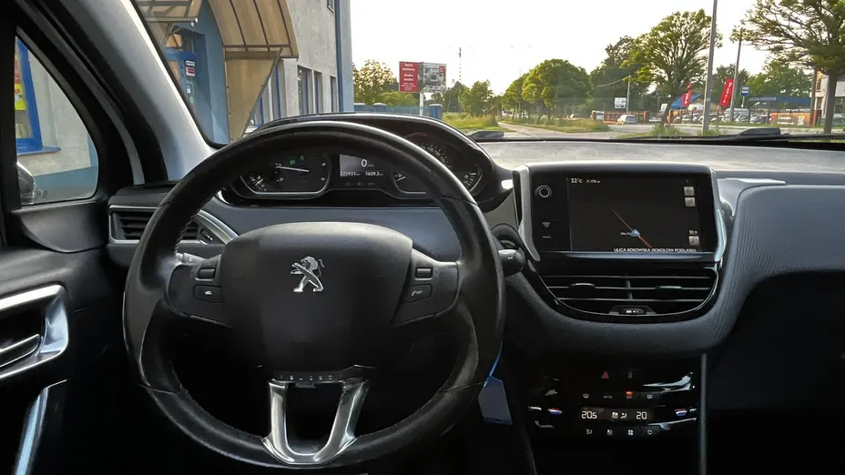 PEUGEOT 2008 -
