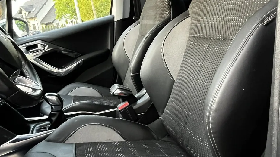 PEUGEOT 2008 -