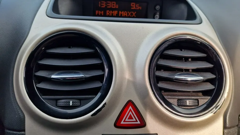 OPEL Corsa -