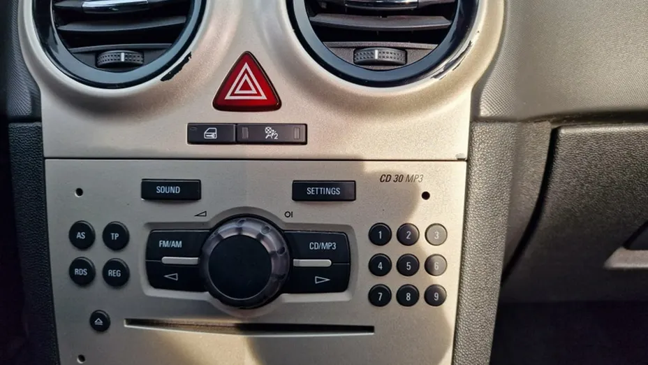 OPEL Corsa -