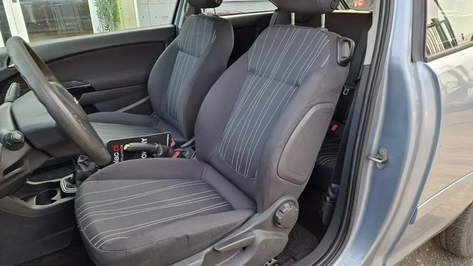 OPEL Corsa -