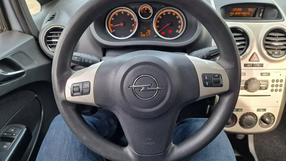 OPEL Corsa -