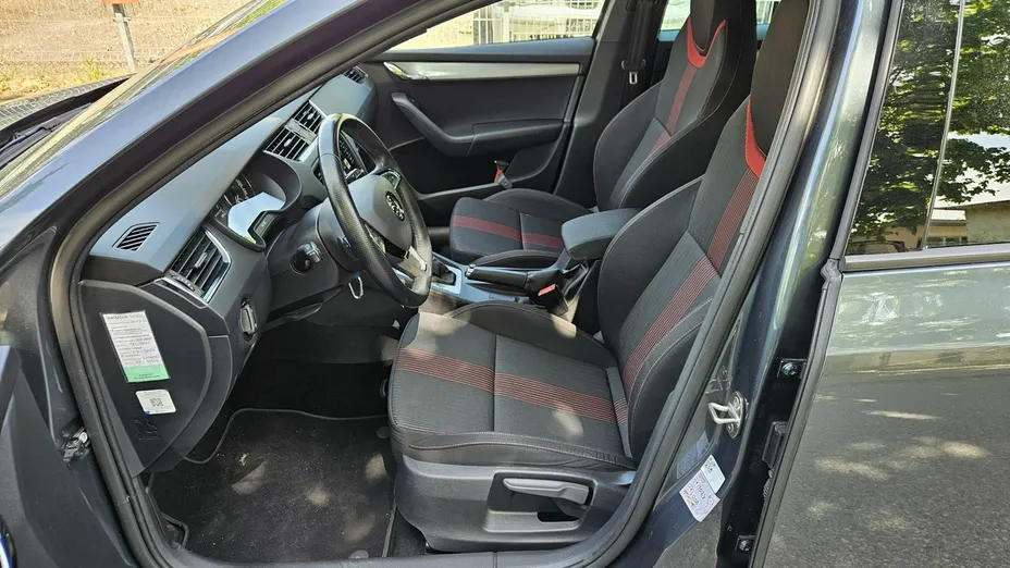 SKODA Octavia -