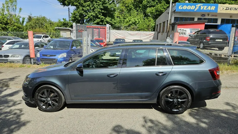 SKODA Octavia -