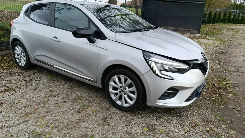 RENAULT Clio -