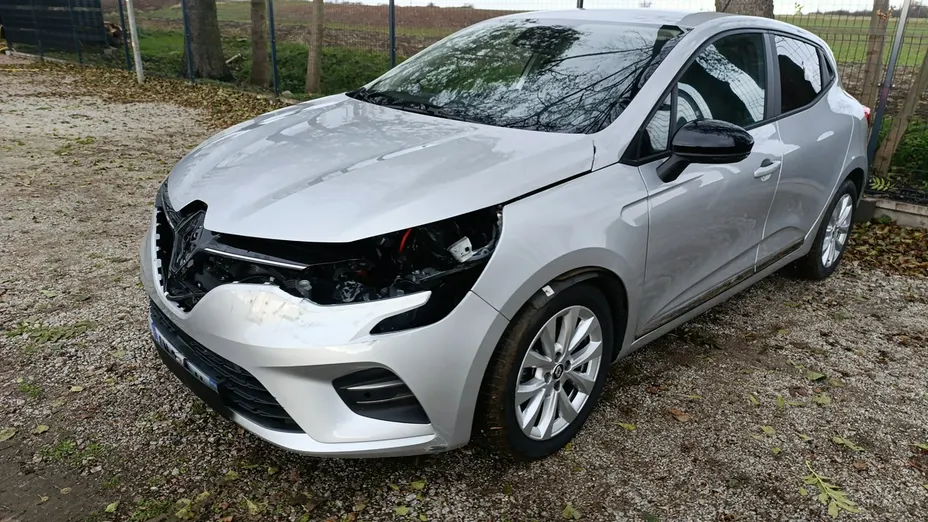 RENAULT Clio -