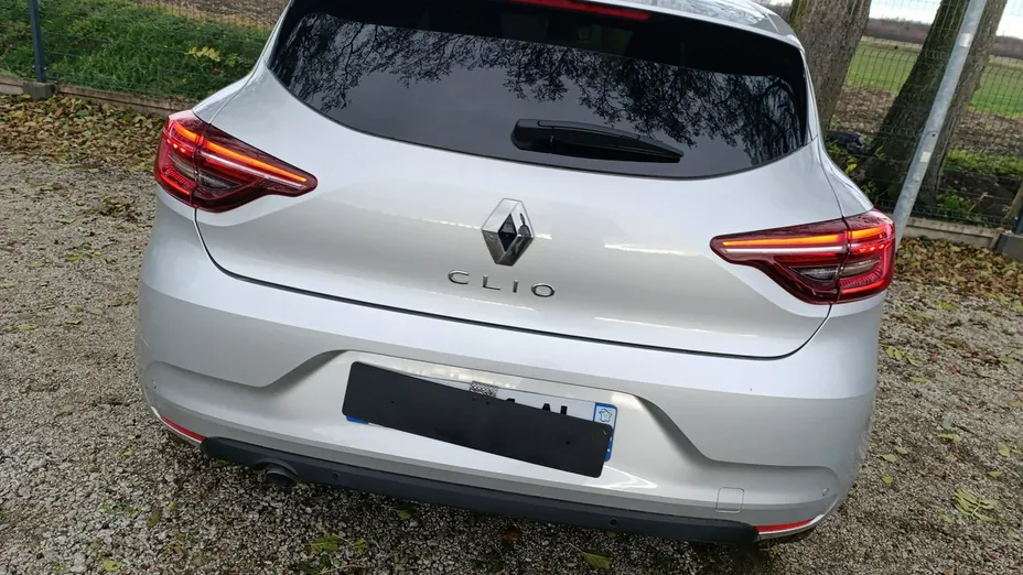 RENAULT Clio -