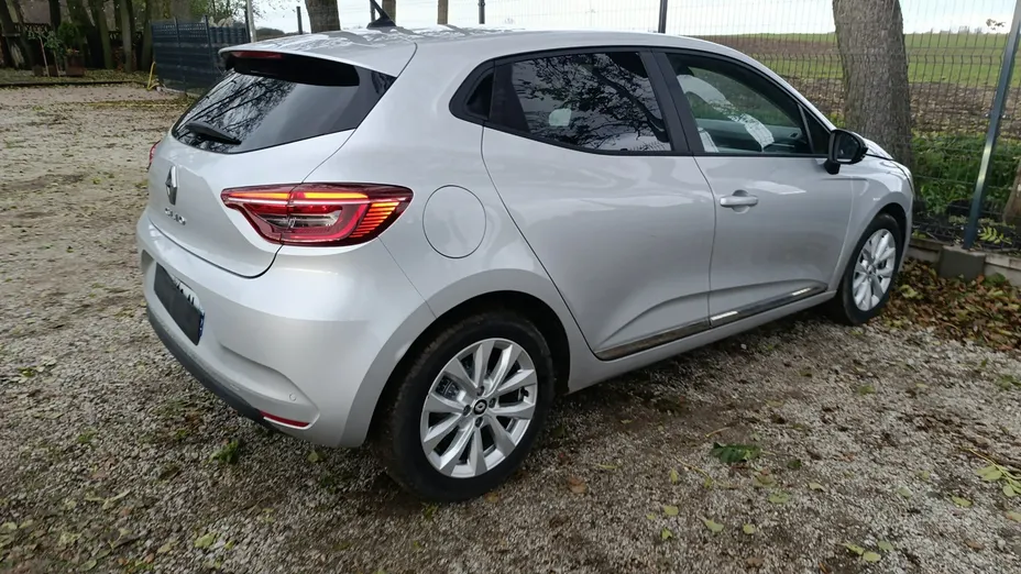 RENAULT Clio -