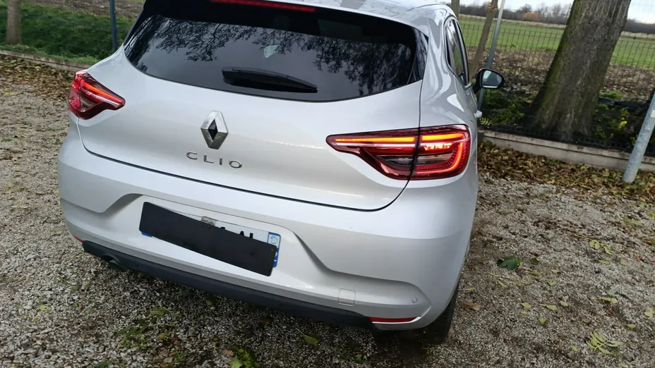 RENAULT Clio -