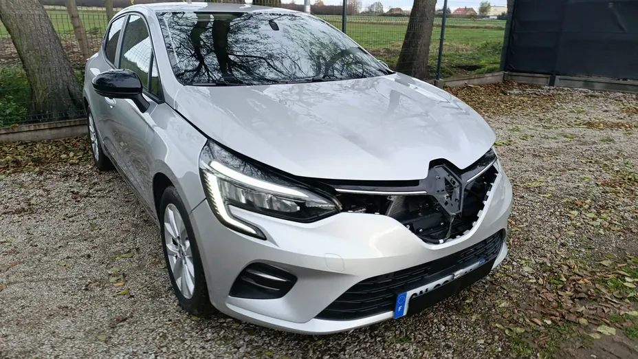 RENAULT Clio -