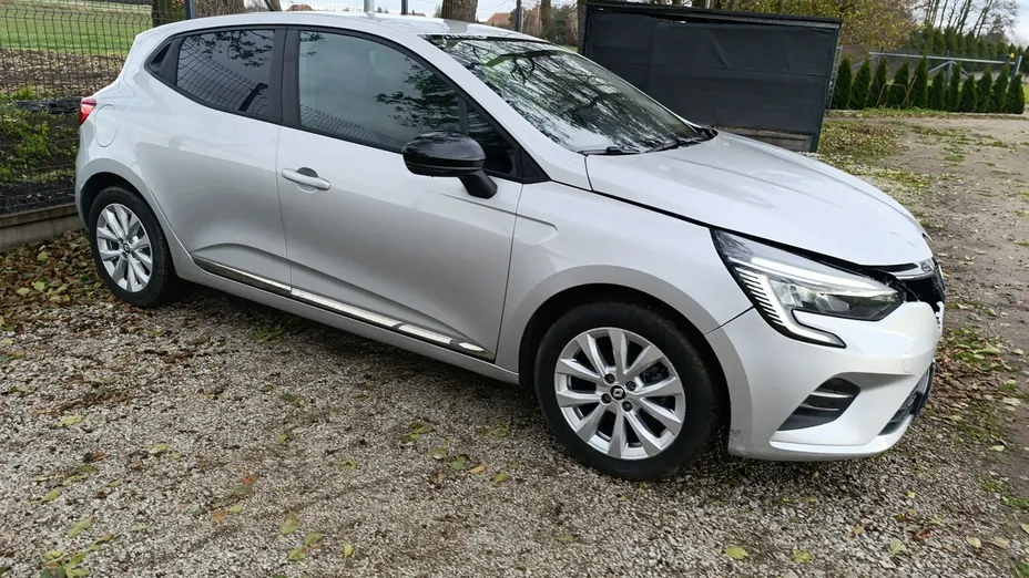 RENAULT Clio -