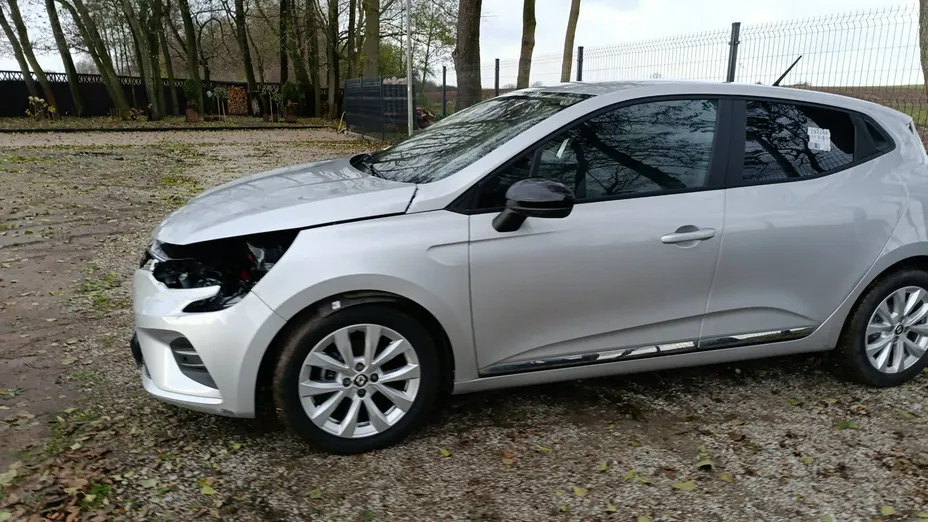 RENAULT Clio -
