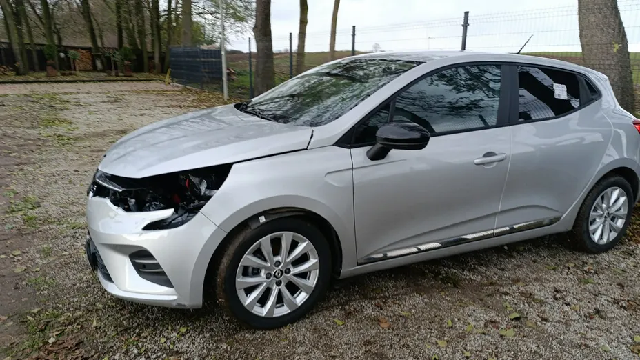RENAULT Clio -