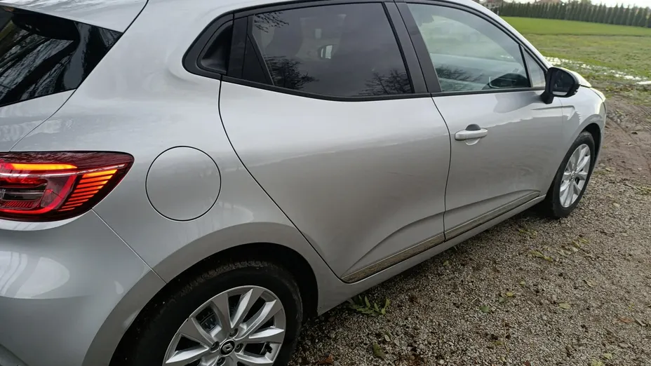 RENAULT Clio -