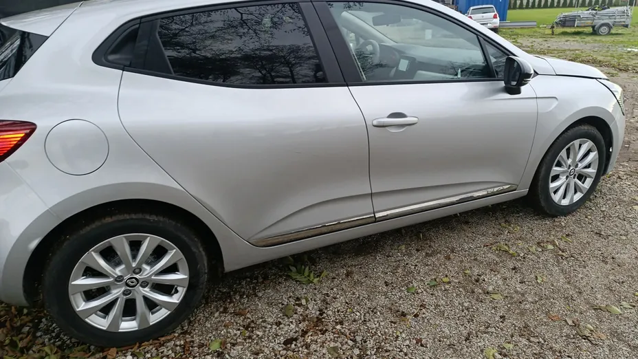 RENAULT Clio -
