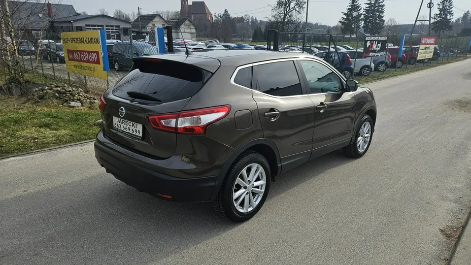 NISSAN Qashqai -