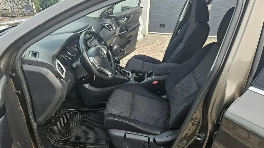 NISSAN Qashqai -