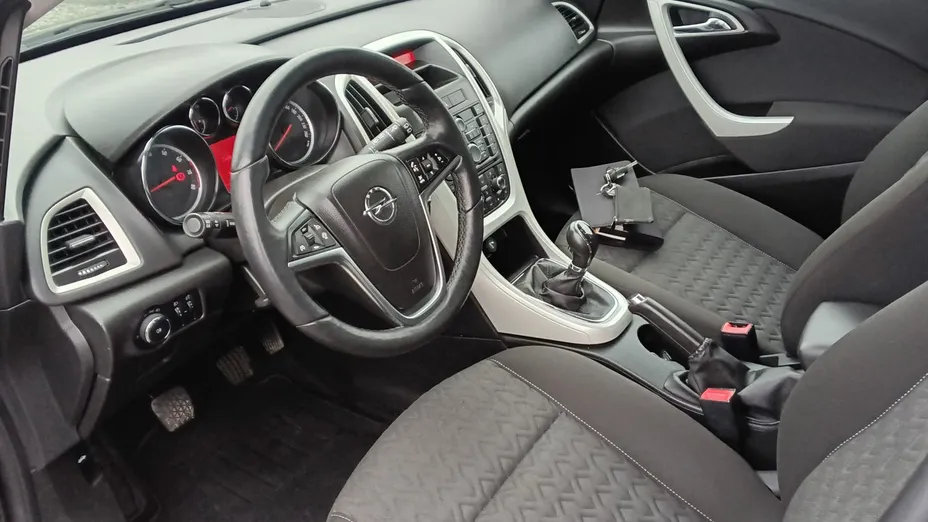 OPEL Astra -