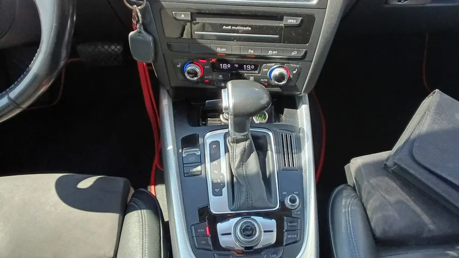 AUDI Q5 -