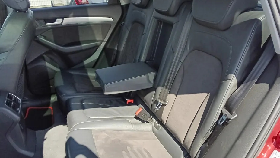 AUDI Q5 -