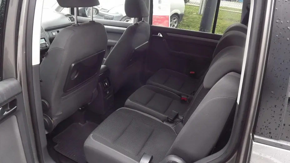 VOLKSWAGEN Touran -