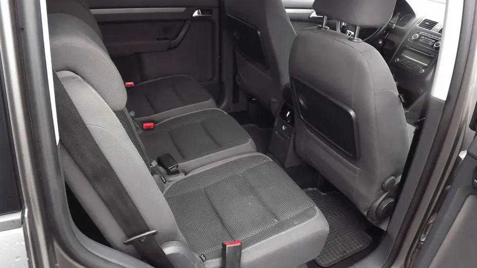 VOLKSWAGEN Touran -