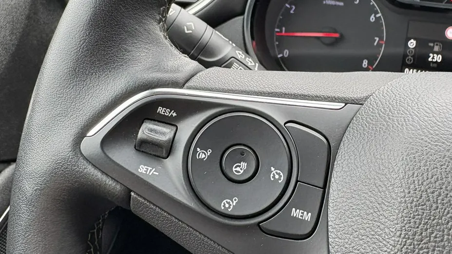 OPEL Crossland X -