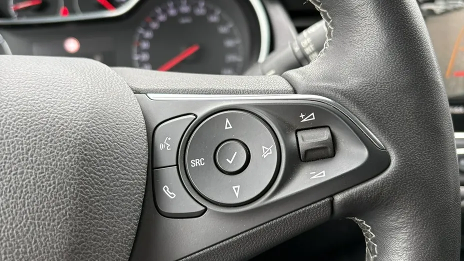 OPEL Crossland X -