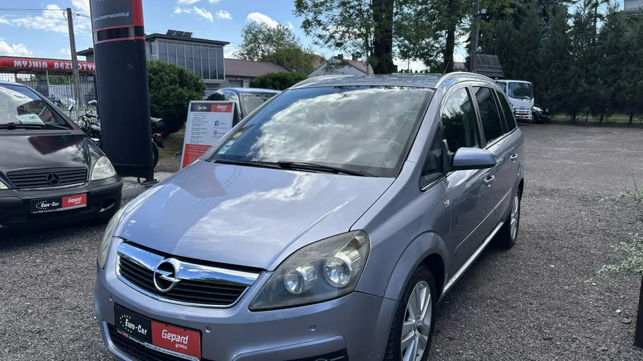 OPEL Zafira -
